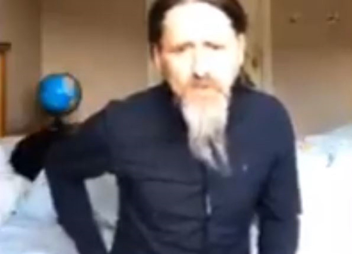 VIDEO Političar se na videokonferenciji EU parlamenta pojavio u - gaćama