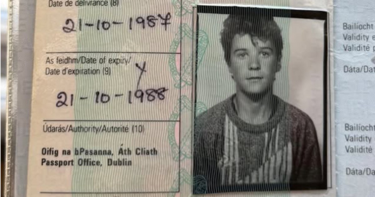 Nogometna legenda na ovoj fotki ima 16 godina. Znate li tko je on?