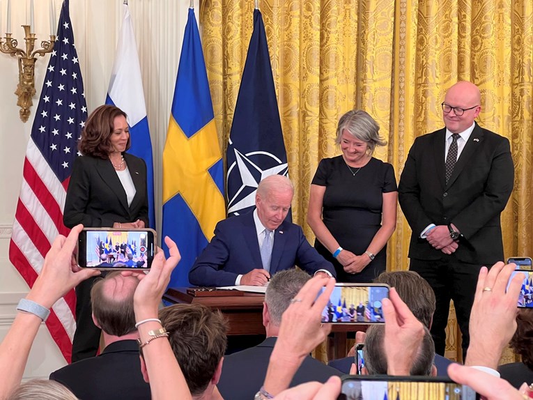 Biden potpisao ratifikaciju za pridruživanje Finske i Švedske NATO-u