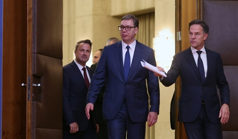 Analitičar: Vučić je dobio upozorenje NATO-a da mu je istekao rok