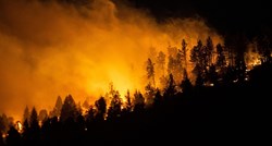 Ogromni požari u SAD-u, izgorjelo preko 160 kuća: "Spakirajte torbe"