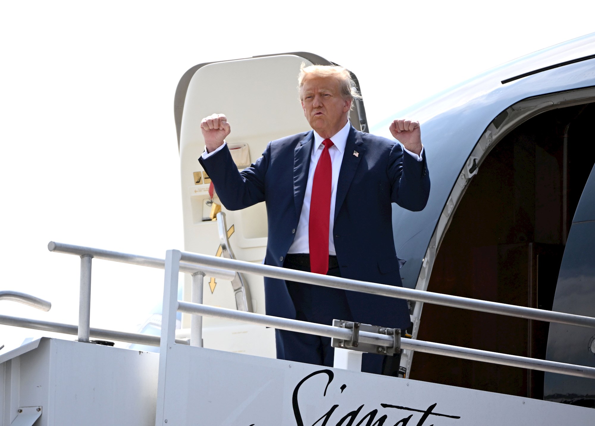 Trump: Mogao sam biti na nekoj plaži. Moja prekrasna bijela koža postala bi lijepa