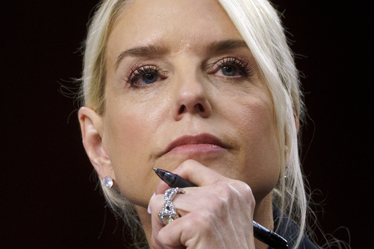 Tko će naslijediti Pam Bondi?