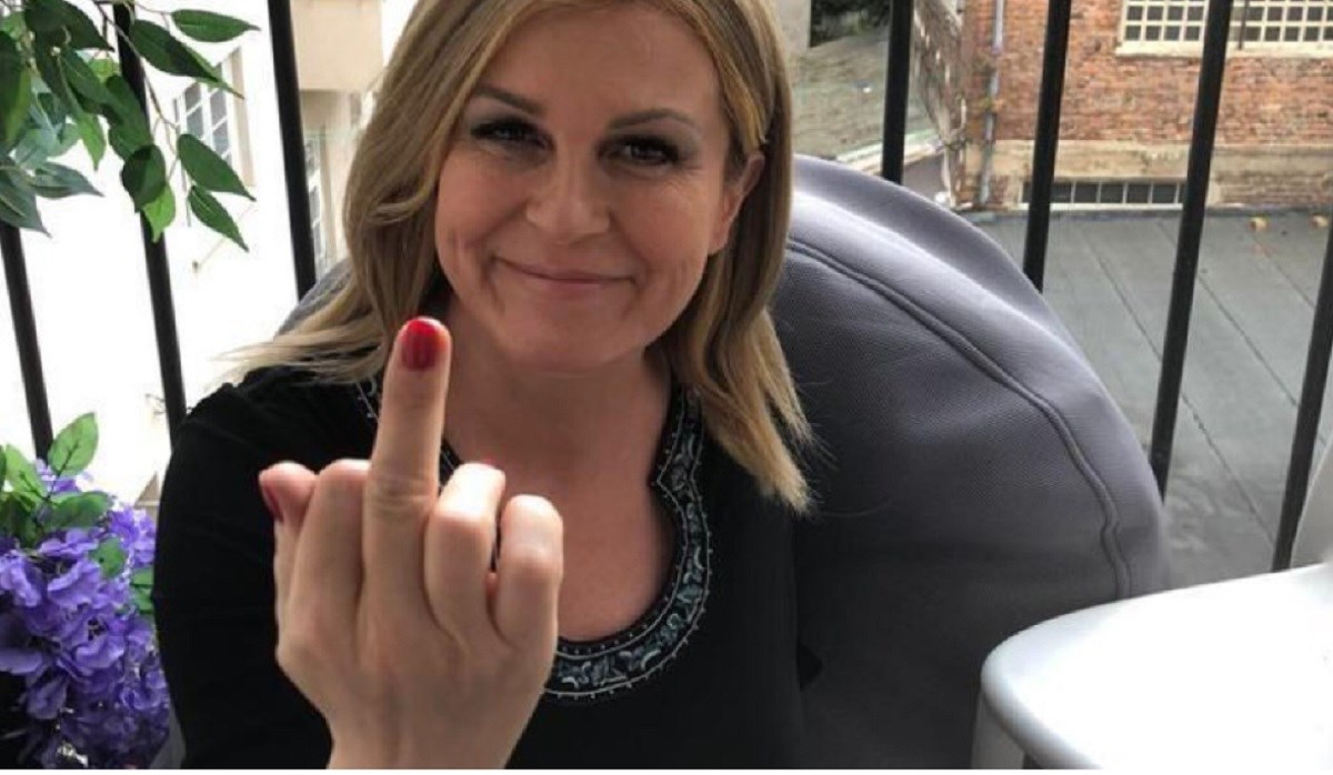 Kolinda pokazala srednji prst Škori