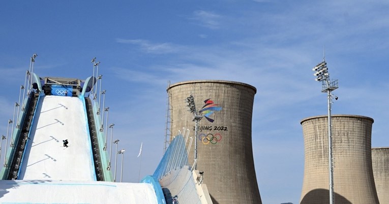 Bizarne fotografije skakaonice iz Pekinga obišle svijet: Ovo izgleda kao videoigra