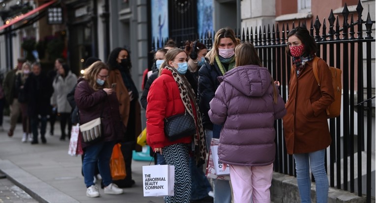 Britanski ministar: Omikron se širi iznimnom brzinom, ovo dosad nismo nikad vidjeli