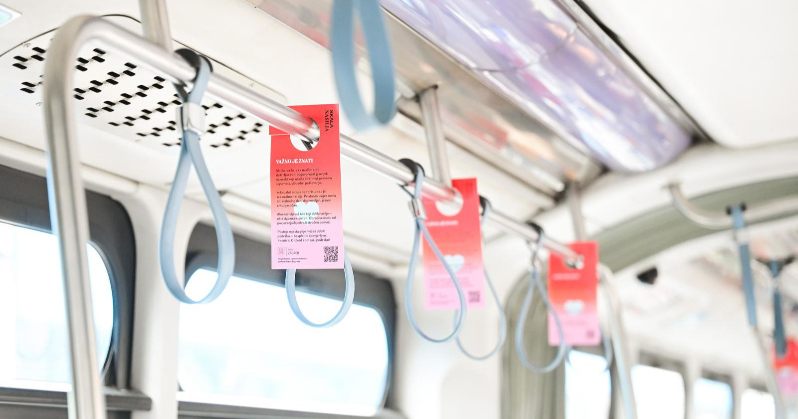Jeste li vidjeli crvene poruke u zagrebačkim tramvajima? Saznali smo o čemu je riječ
