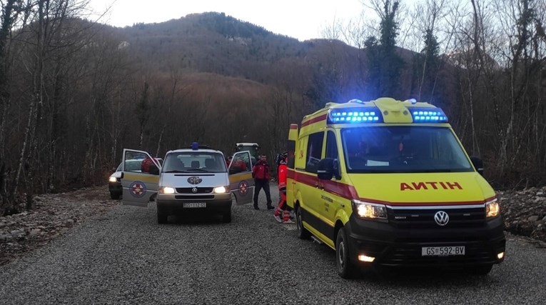 HGSS spasio planinara na najvišem vrhu Velebita, spašavanje je trajalo devet sati
