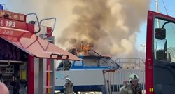 VIDEO Požar u splitskoj luci, gorjela brodica