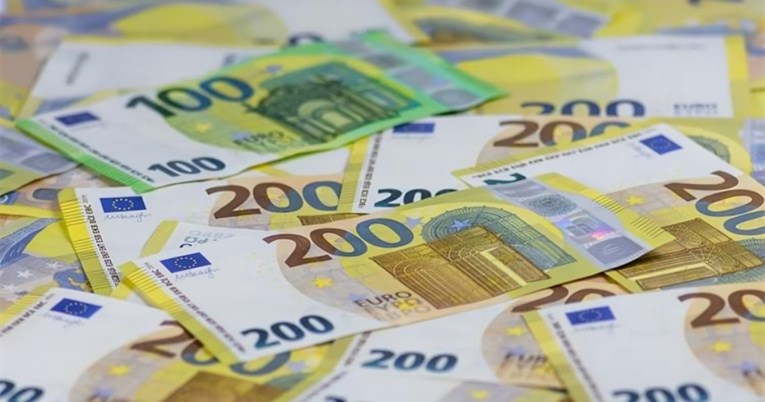 Dalmatinka mislila da uplaćuje novac članu obitelji pa ostala bez 7000 eura