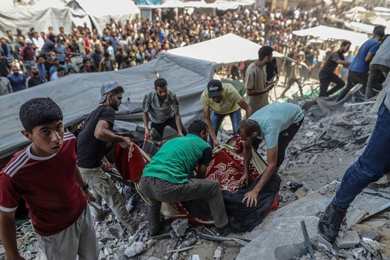 U izraelskim napadima blizu mjesta dodjele pomoći ubijeno najmanje 60 Palestinaca