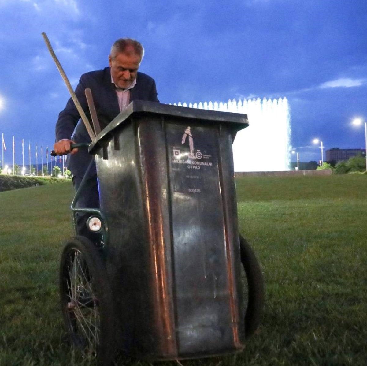 Vladar Zagreba bio je premrežen aferama i skandalima. Umro je naglo