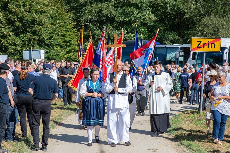 80. obljetnica stradanja u Zrinu. "Četnici i partizani su '43. pobili trećinu Hrvata"