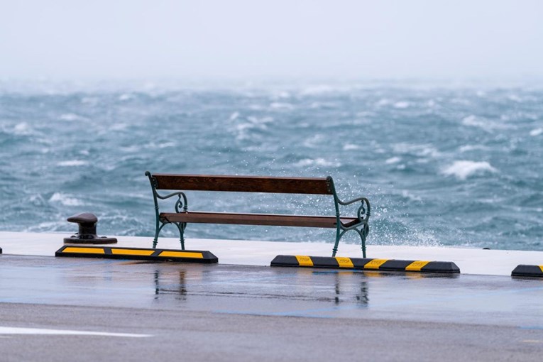 Danas pretežno oblačno, na Jadranu umjerena do jaka bura