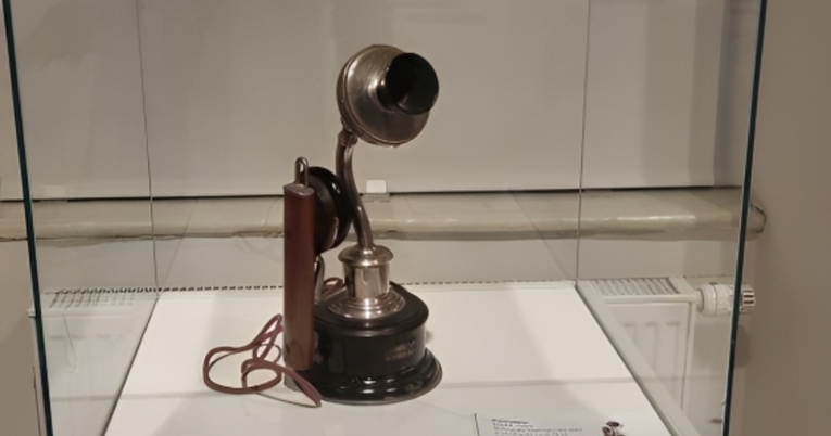 FOTO Povratak u prošlost: Pogledajte kako su telefoni izgledali u 19. stoljeću
