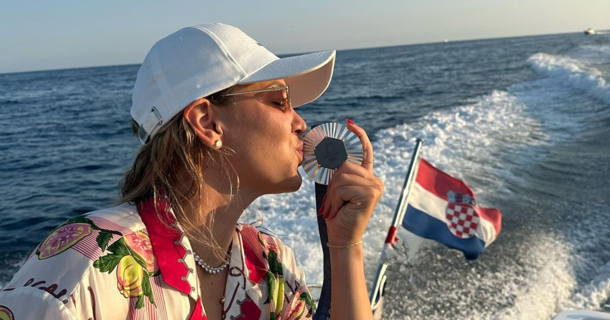 Donna Vekić oduševila fanove fotkom s mora, pozirala je s medaljom: "Ne puštam te"