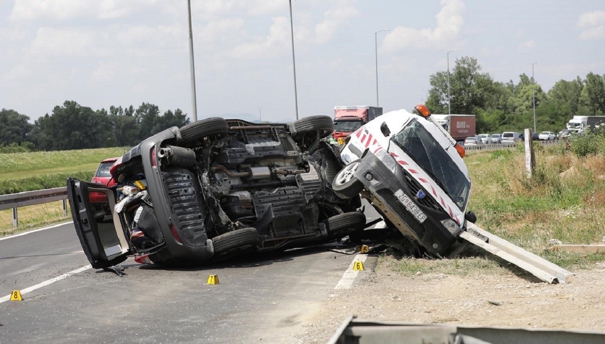 VIDEO Kod Zaprešića se sudarili auto i ophodno vozilo, troje ozlijeđenih