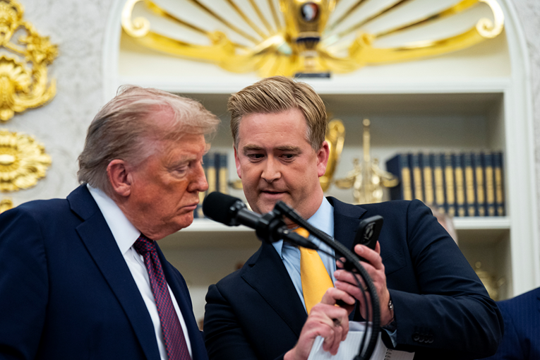 Trump novinaru Fox Newsa: Mogu li biti iskren? Kakvo je ovo glupo pitanje?