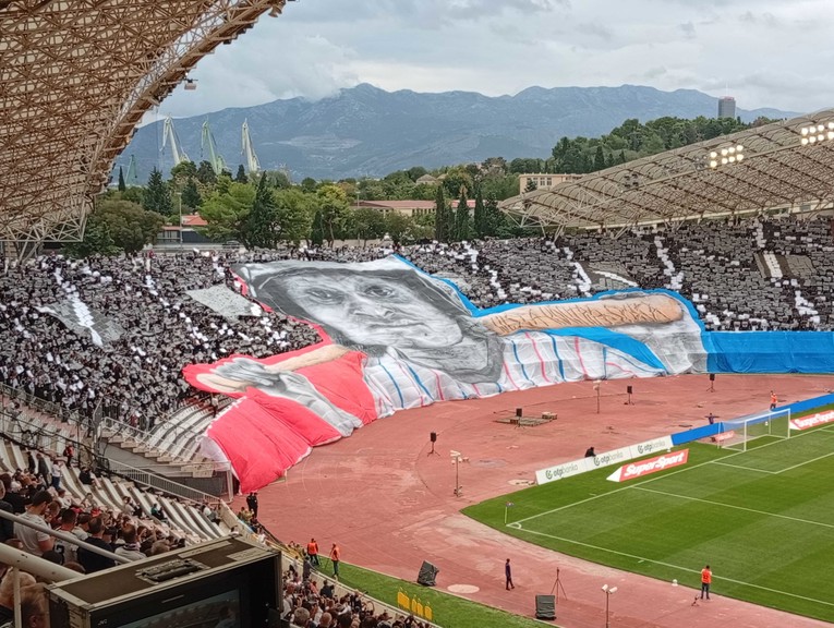 Ovo je Torcidina posebna koreografija za derbi s Dinamom