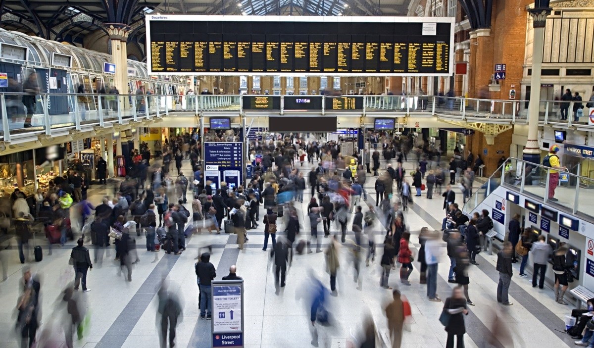 Britanski stručnjaci: Ovo je početak kraja. Životi će nam uskoro opet biti normalni