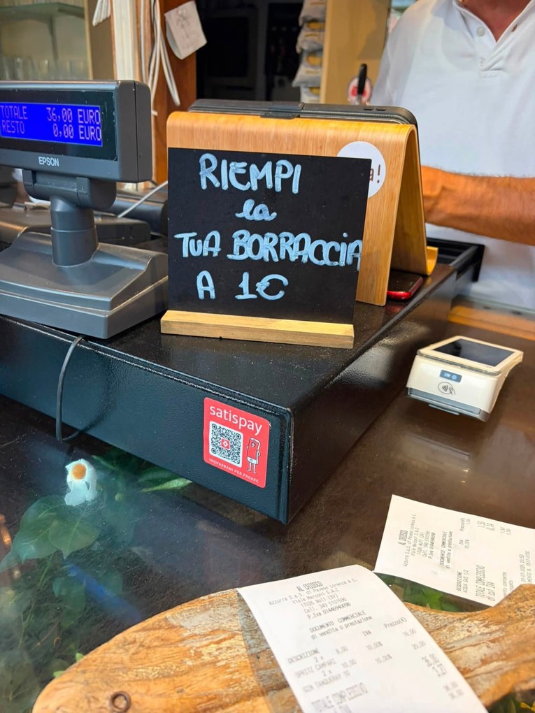 Ova usluga na talijanskoj plaži košta 1 euro. Mnogi smatraju da treba biti besplatna