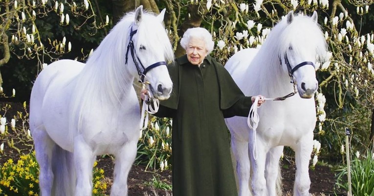 Fotka kojom je kraljica Elizabeta obilježila 96. rođendan postala hit