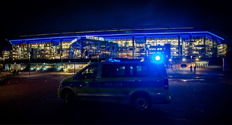 Navijač Schalkea zbog nedosuđenih penala policiji prijavio suce i VAR asistenta