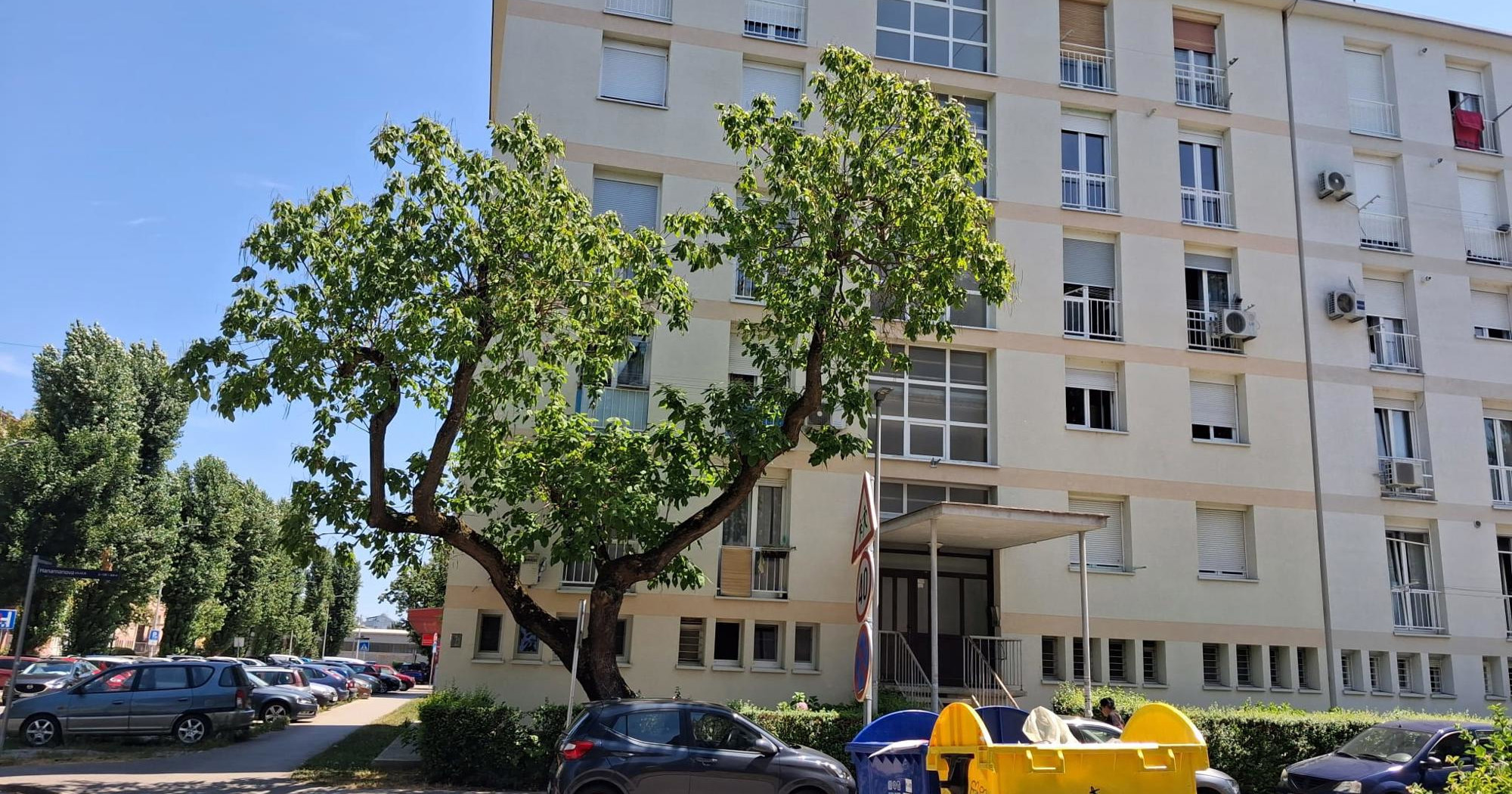 U Zagrebu se za 180.000 eura prodaje trosoban stan s francuskim prozorima