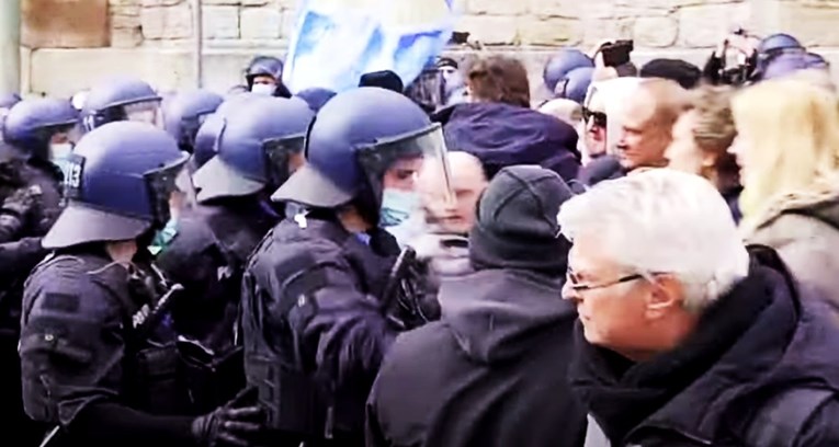 VIDEO Na prosvjedima protiv mjera u Njemačkoj izbili neredi