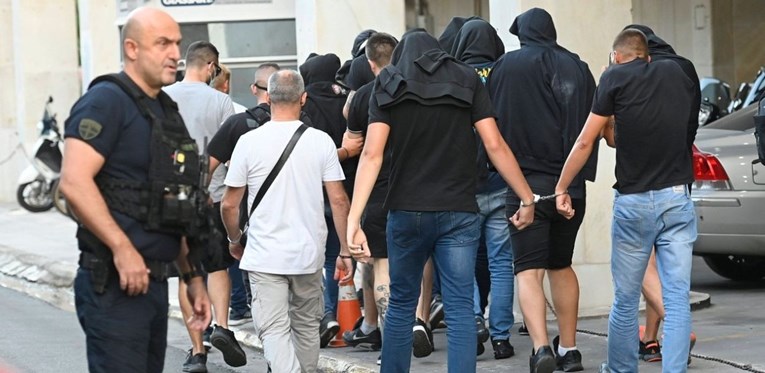 Roditelji huligana uhićenih u Ateni mole državu za pomoć: Neće imati pravedno suđenje