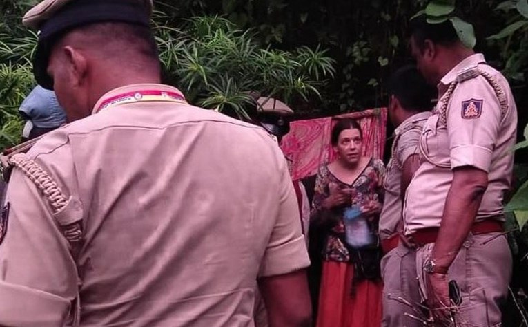 Ruskinja s kćerima godinama živjela u indijskoj špilji. "Bile su jako sretne"