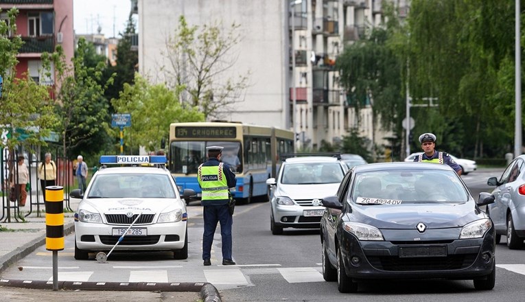 Vozačica u Zagrebu pretukla ženu (78) jer je sporo prelazila cestu. Tukla je štapom
