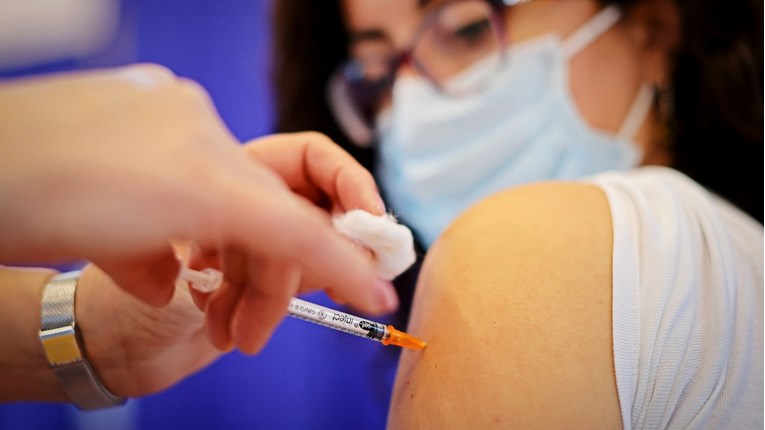 Austrija će lutrijom poticati ljude na cijepljenje, dobivat će kupone od 500 eura