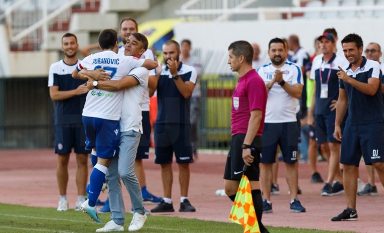 Ova slika kapetana i trenera govori što Hajduk treba biti