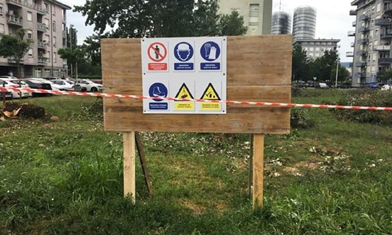 Radnici ponovno došli rušiti park u Zagrebu, ogradili su ga