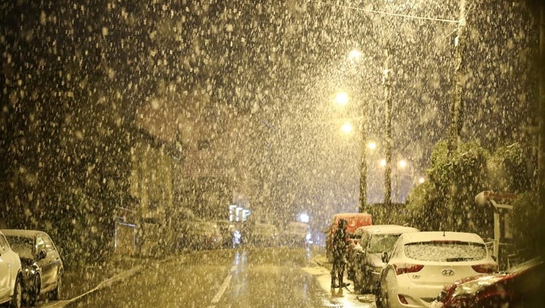 U Zagrebu pada snijeg