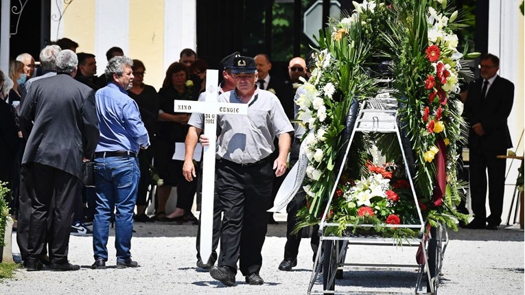VIDEO Pokopan je profesor koji je brutalno ubijen u Varaždinu