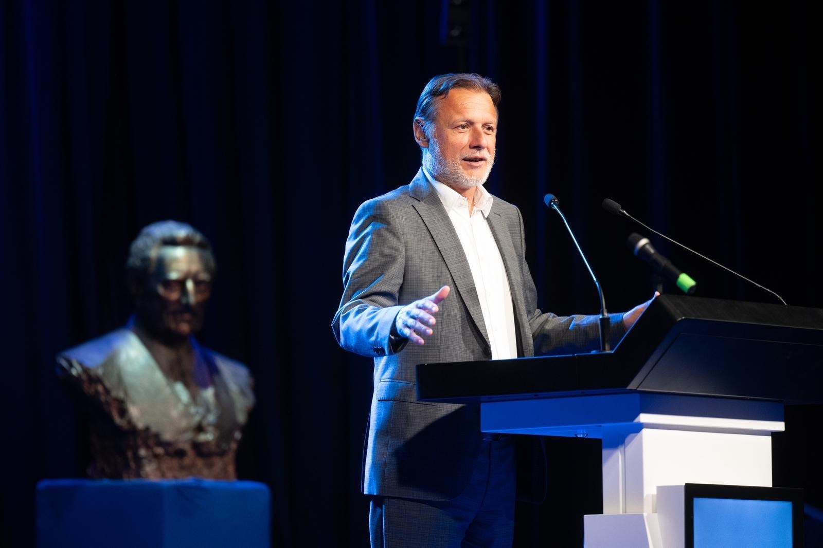 Njonjo: Birači od centra na desno, podržite HDZ-ovog kandidata