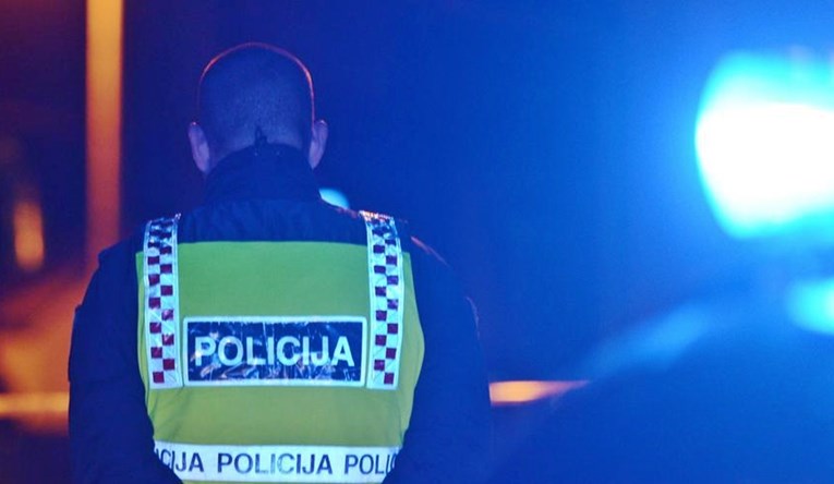 Vozač u Babinoj Gredi naletio na biciklista (69) i pobjegao