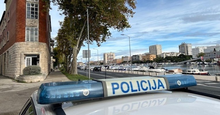 Zadarski policajci bez opreme ušli u zapaljenu kuću, spasili obitelj s dvoje djece