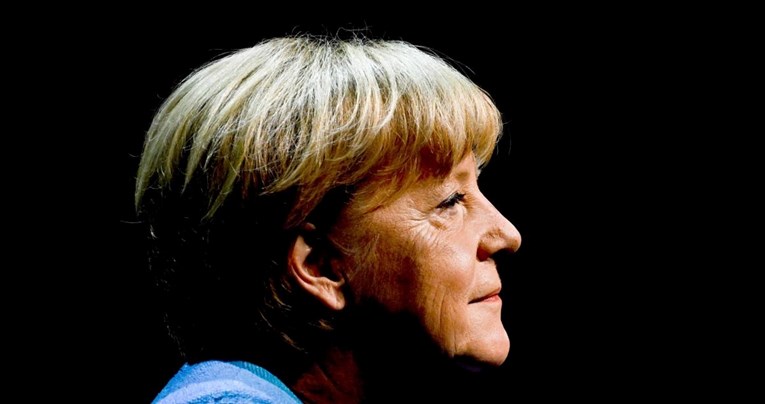 Nijemci i dalje Angeli Merkel plaćaju šminkericu i frizerku