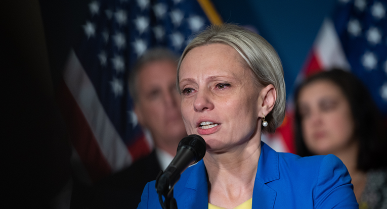 Jedina američka kongresnica rođena u Ukrajini pozvala Ukrajince da smijene Zelenskog