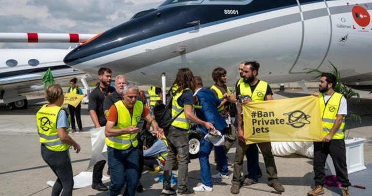 Klimatski aktivisti nakratko prekinuli zračni promet u Ženevi