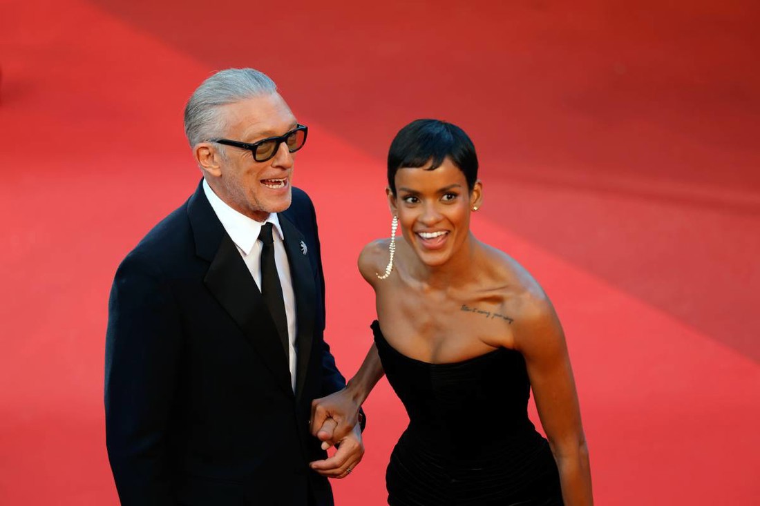 Bivši muž Monice Bellucci u Cannes stigao s 30 godina mlađom djevojkom