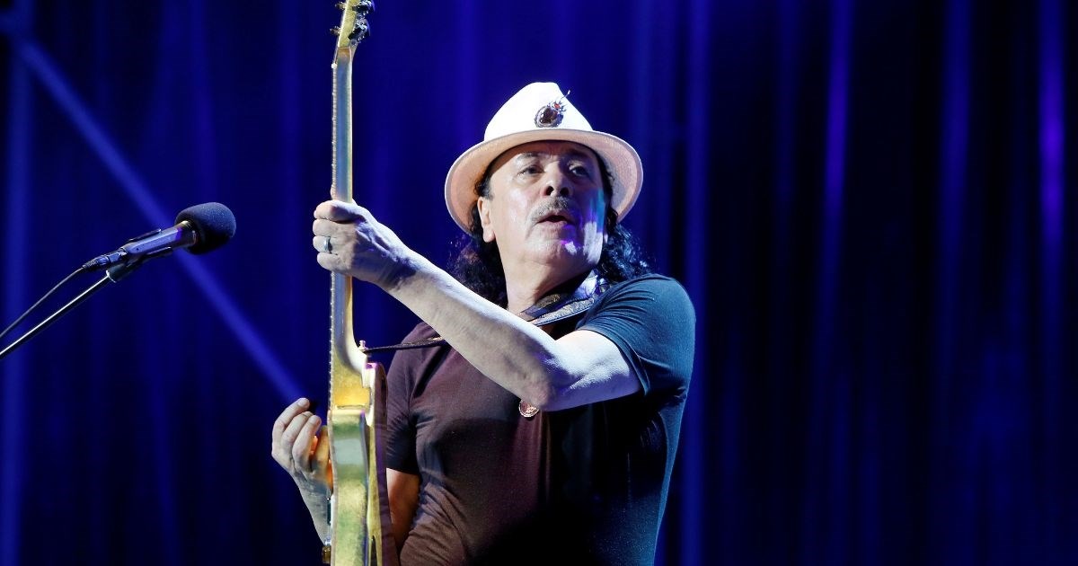 Carlos Santana hospitaliziran nakon što mu je pozlilo prije nastupa u Teksasu