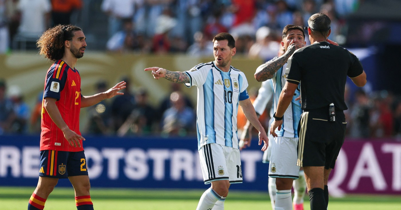 Messi je tražio crveni karton za Cucurellu. Bivši sudac objasnio zašto ga nije dobio