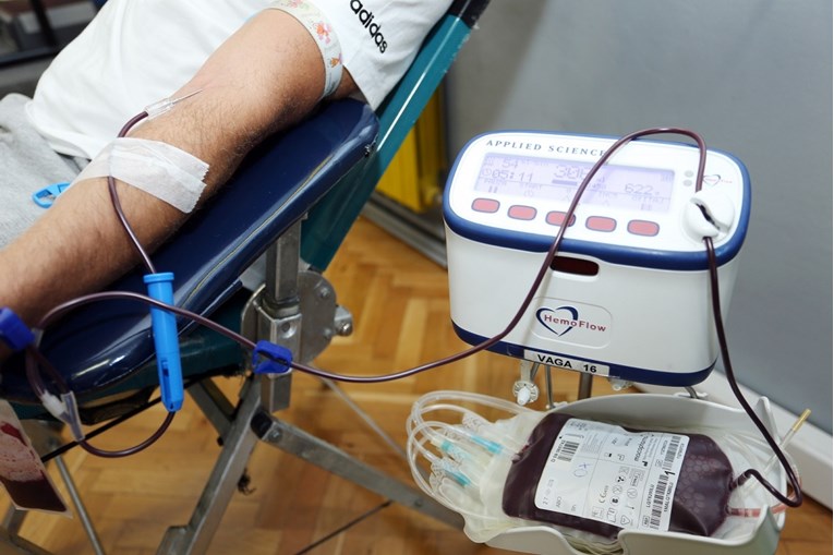 Crveni križ poziva građane da daruju krv, zalihe su niske