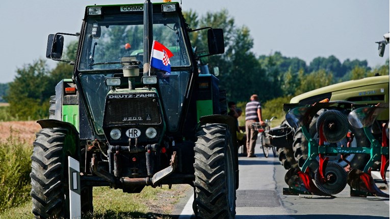 Pala prodaja traktora, a porasla quadova