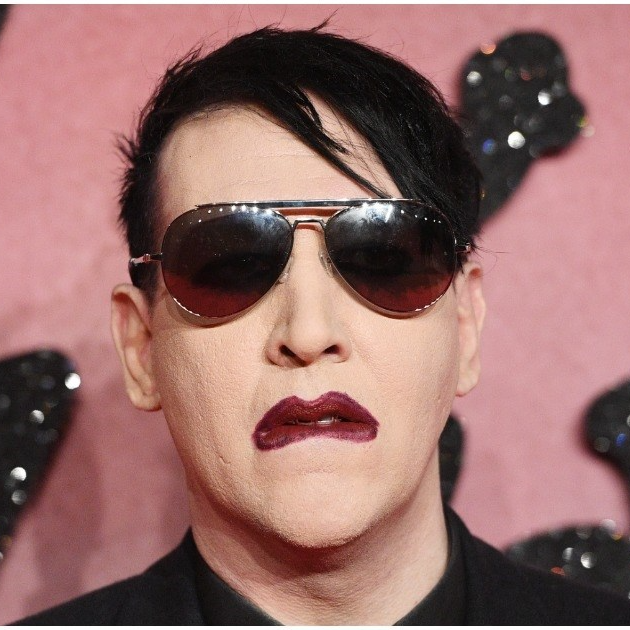 Manson će se predati policiji nakon mjesec dana izbjegavanja, napao je snimateljicu