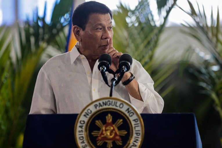 Bivši filipinski predsjednik optužen za zločine protiv čovječnosti: "Rado bi ih pobio"